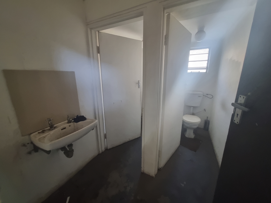 To Let commercial Property for Rent in Triangle Farm Western Cape